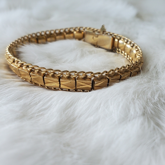 Gold Tone Bracelet - Picture 2 of 4